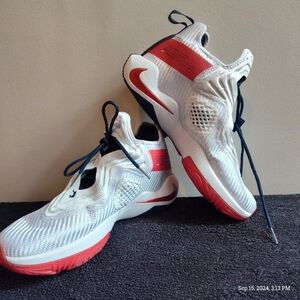 Nike LeBron Soldier 14 Men size 10